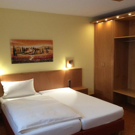 Landhotel Heiner Meyer Wahrenholz Δωμάτιο φωτογραφία